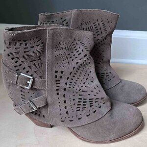 Womens Tan Suede Boots low Calf boot size 9.5